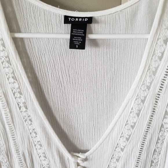 Torrid beautiful white summer top! Size 1x! - Picture 2 of 3